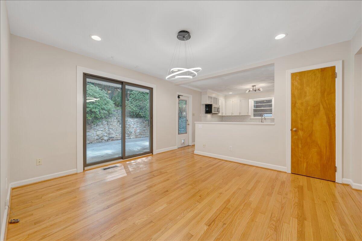 2716 Yellow Mountain RD SE