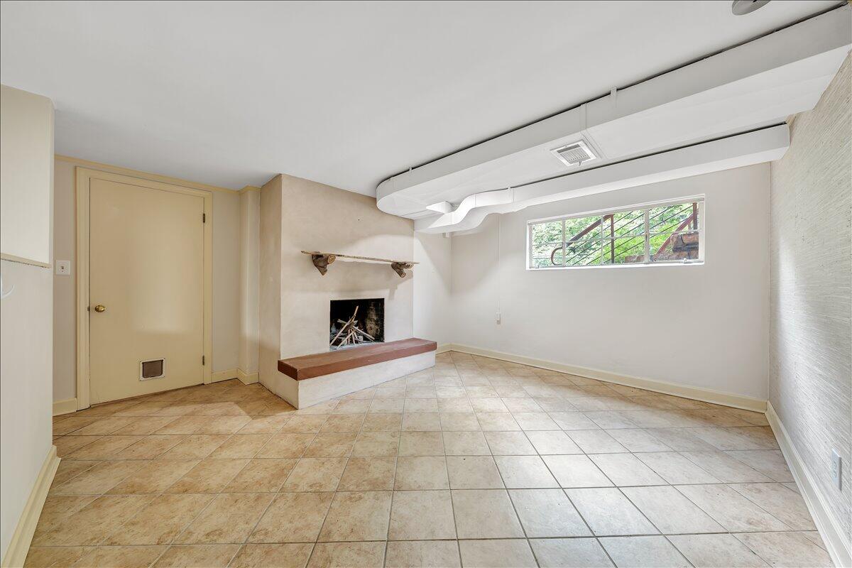 2716 Yellow Mountain RD SE