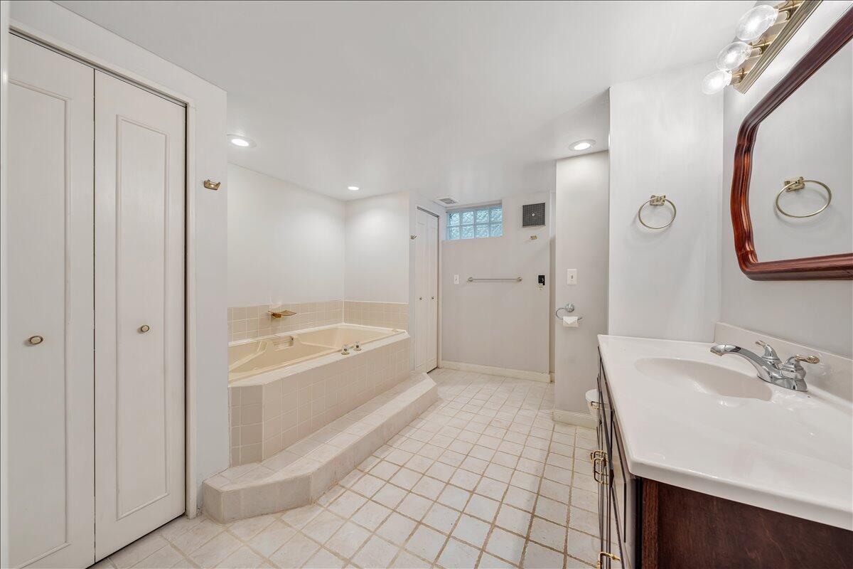 2716 Yellow Mountain RD SE