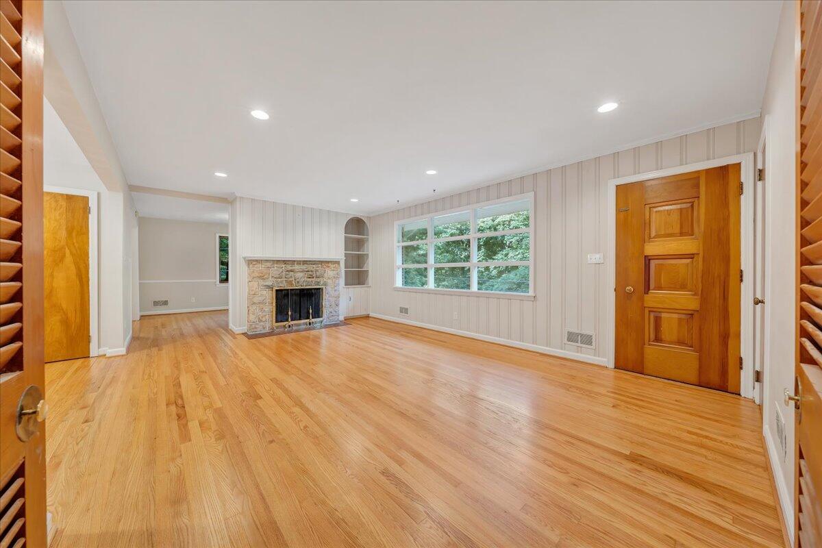 2716 Yellow Mountain RD SE