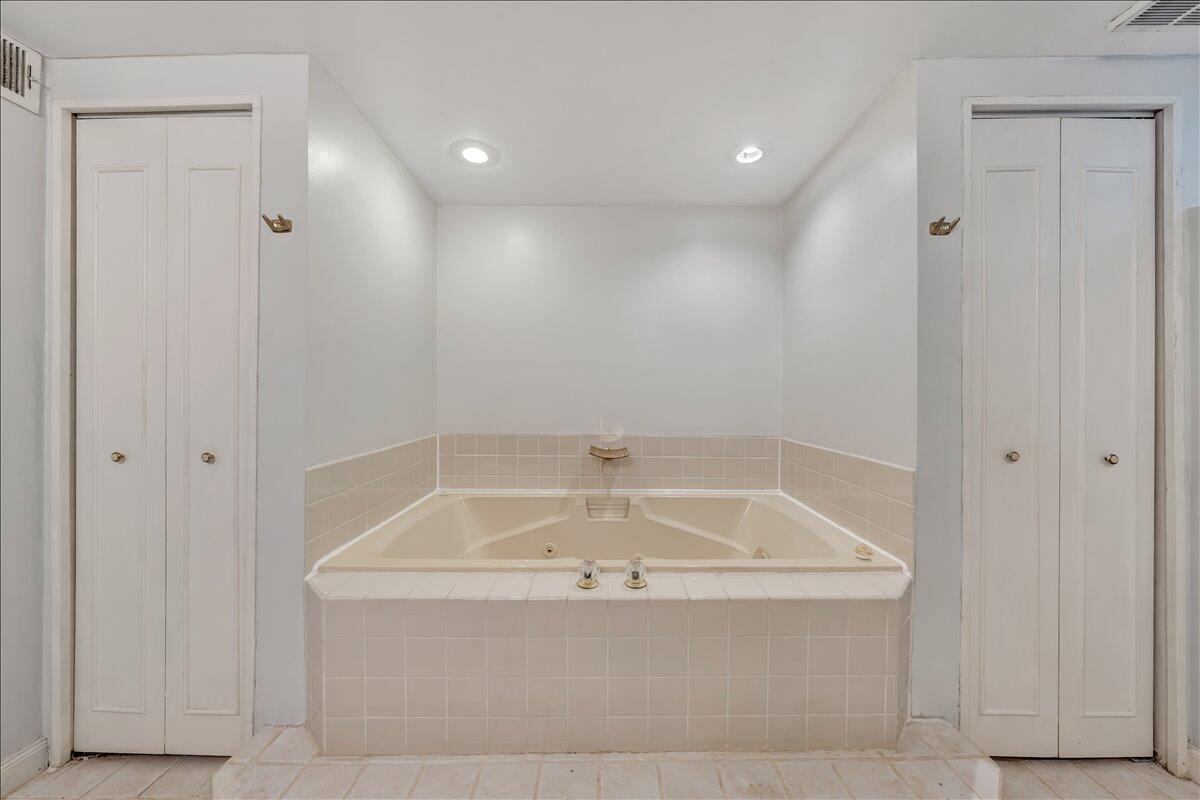 2716 Yellow Mountain RD SE