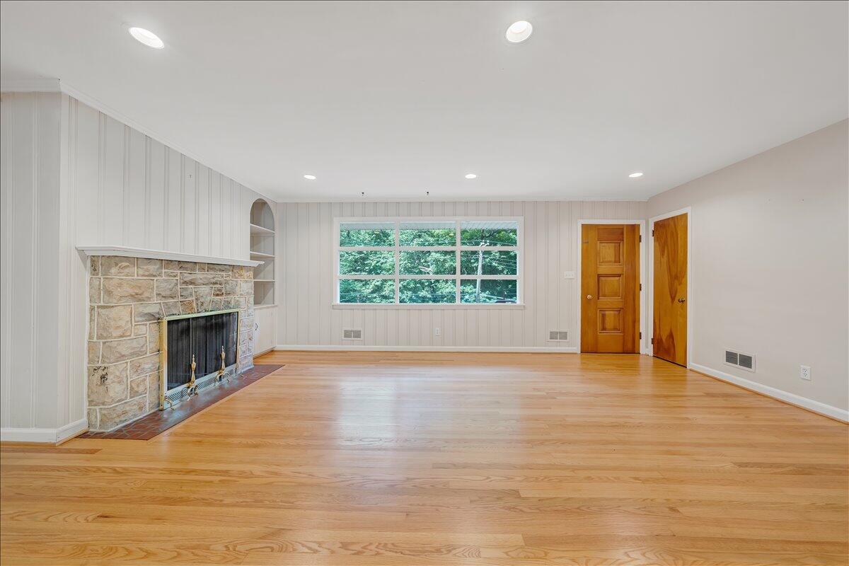 2716 Yellow Mountain RD SE