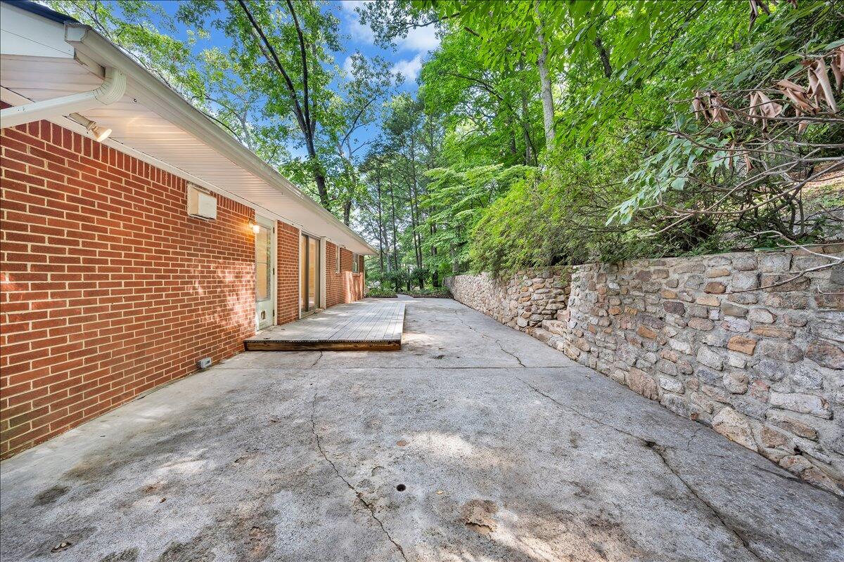 2716 Yellow Mountain RD SE