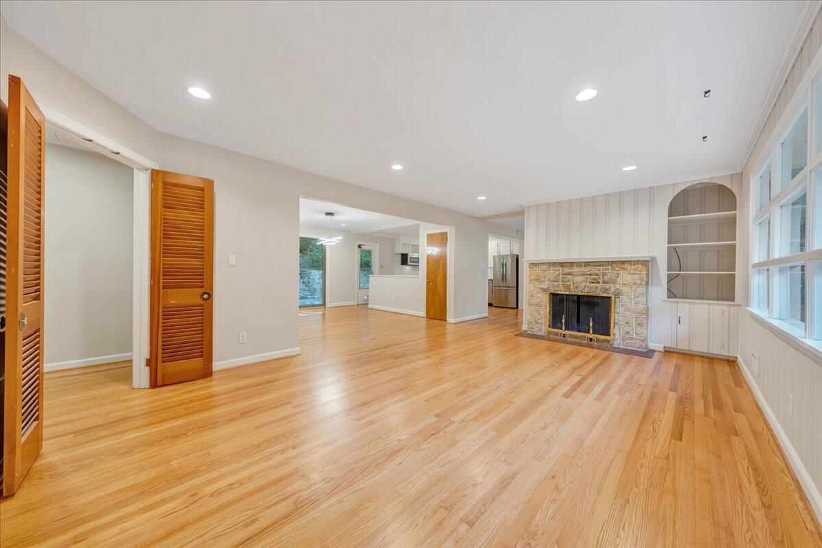 2716 Yellow Mountain RD SE