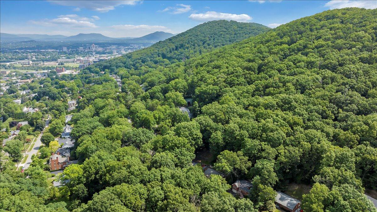 2716 Yellow Mountain RD SE