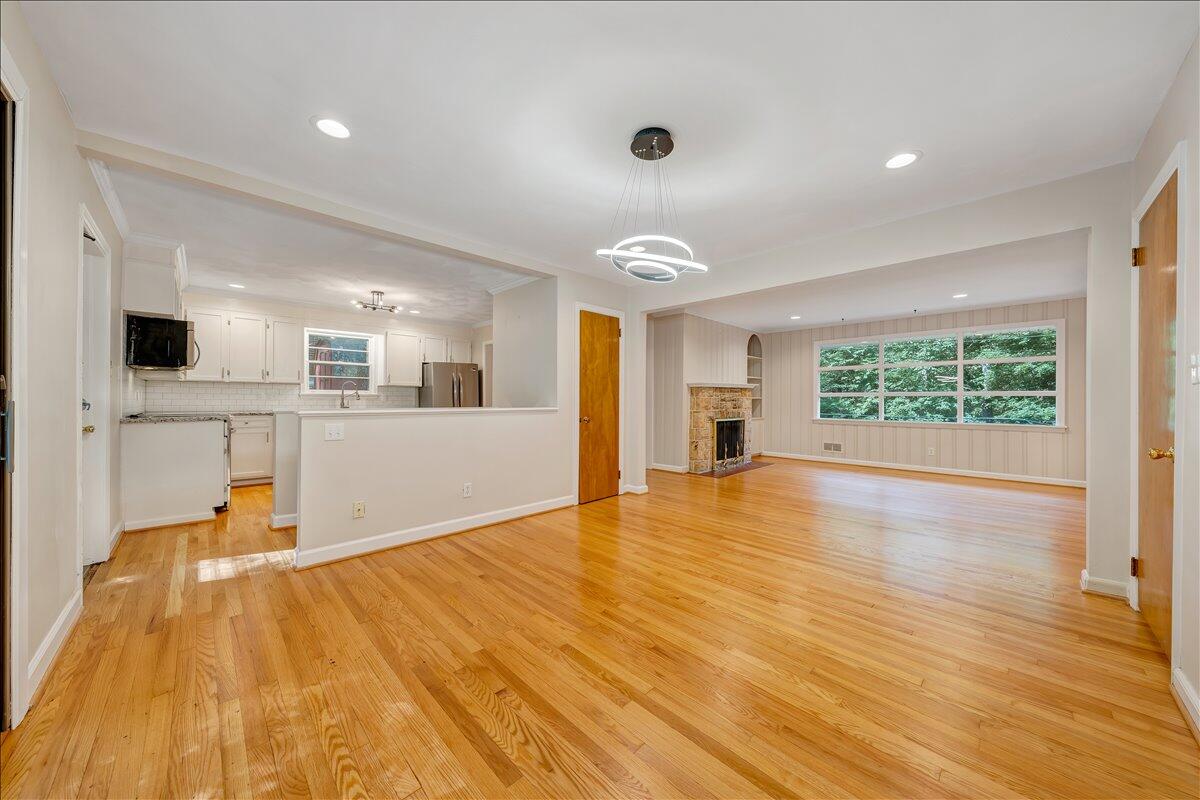 2716 Yellow Mountain RD SE