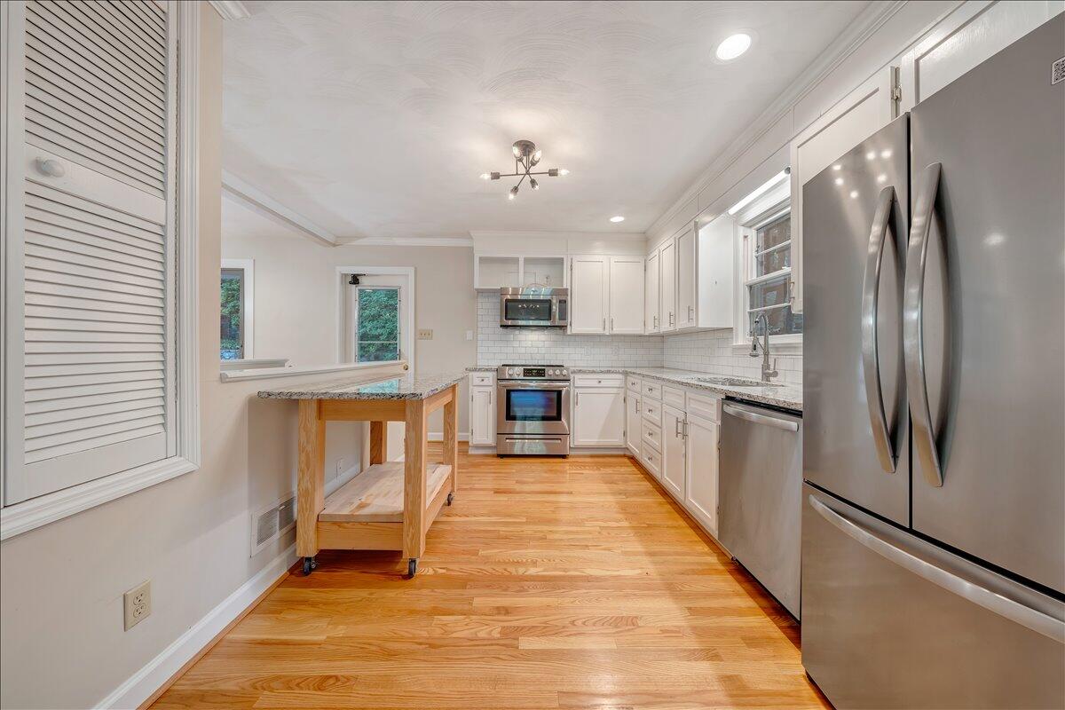 2716 Yellow Mountain RD SE