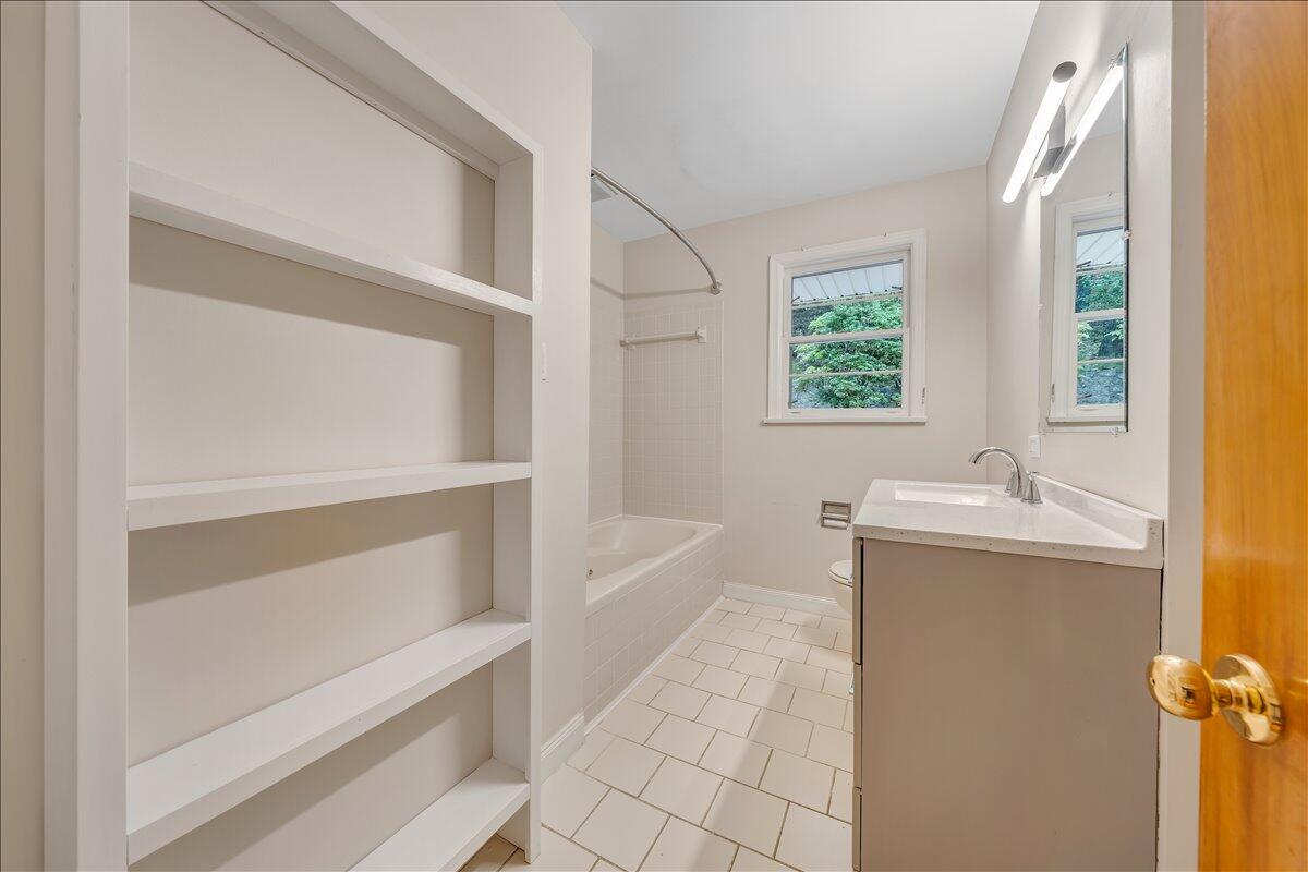 2716 Yellow Mountain RD SE