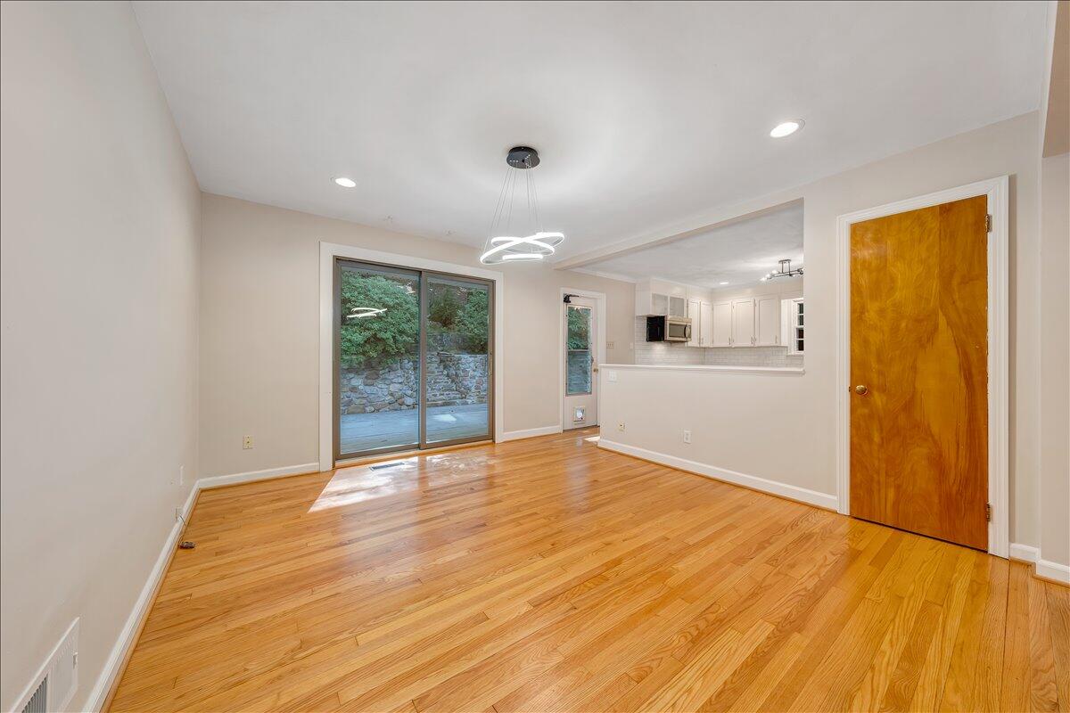 2716 Yellow Mountain RD SE