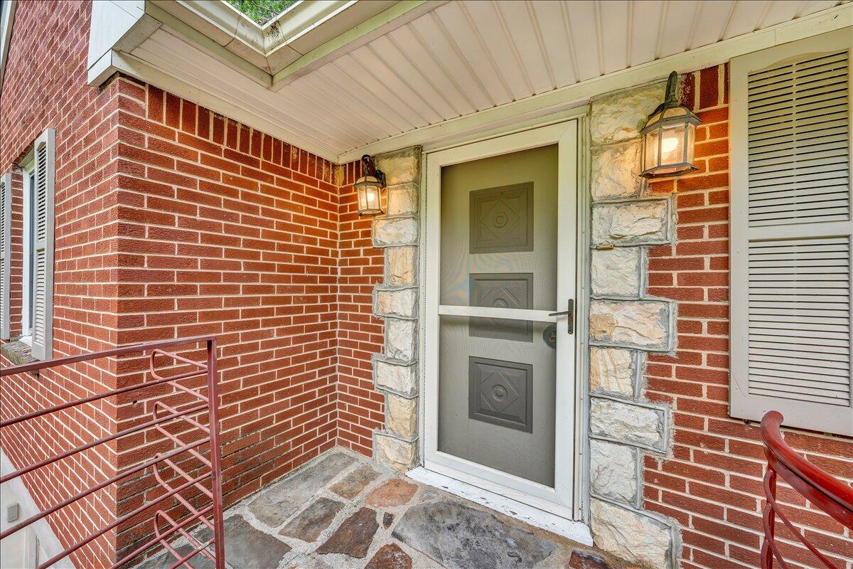 2716 Yellow Mountain RD SE