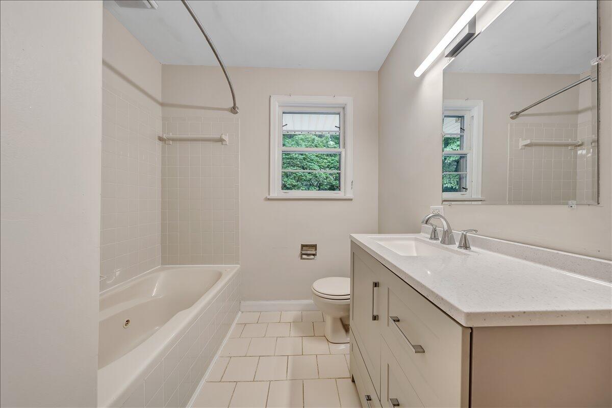 2716 Yellow Mountain RD SE