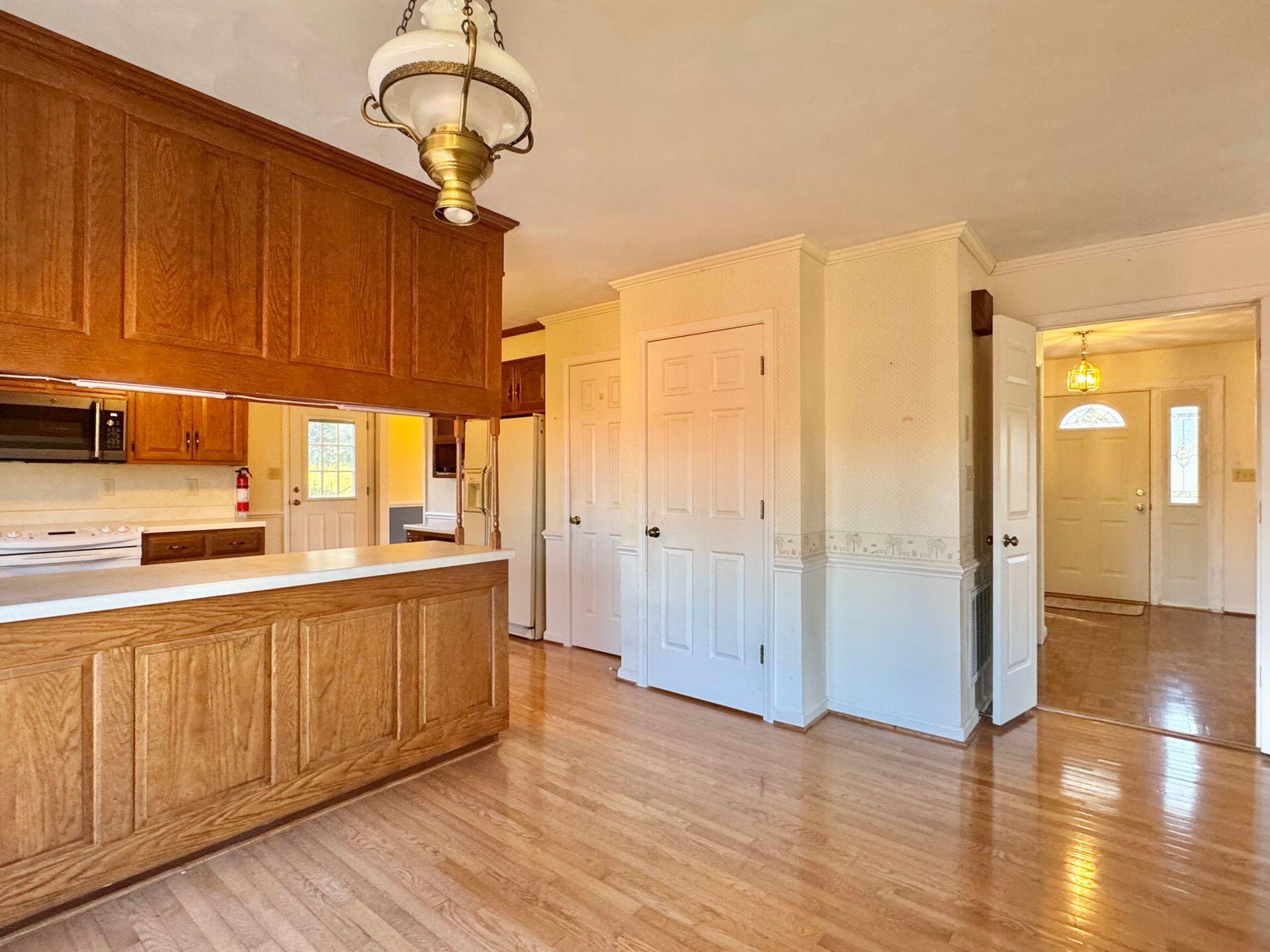 8221 Olde Tavern RD