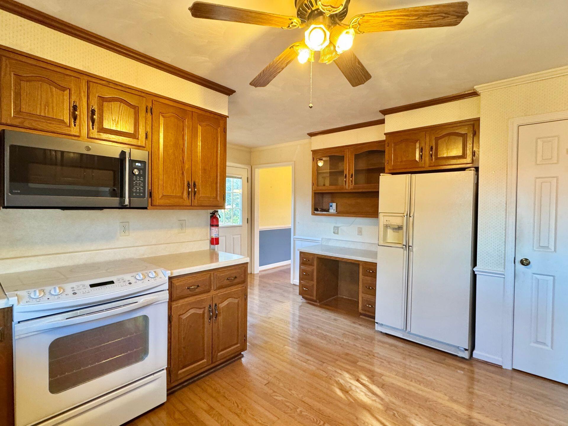 8221 Olde Tavern RD