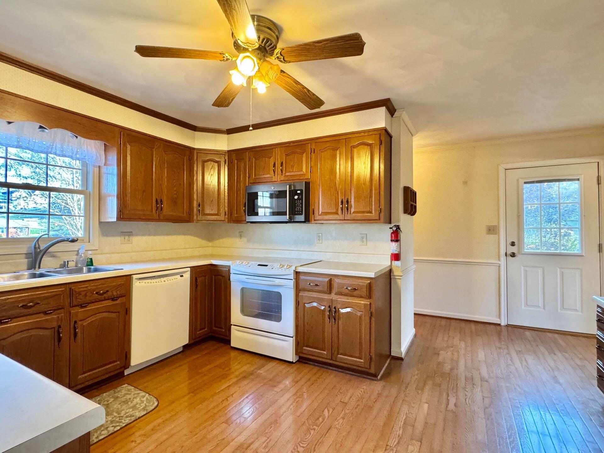 8221 Olde Tavern RD