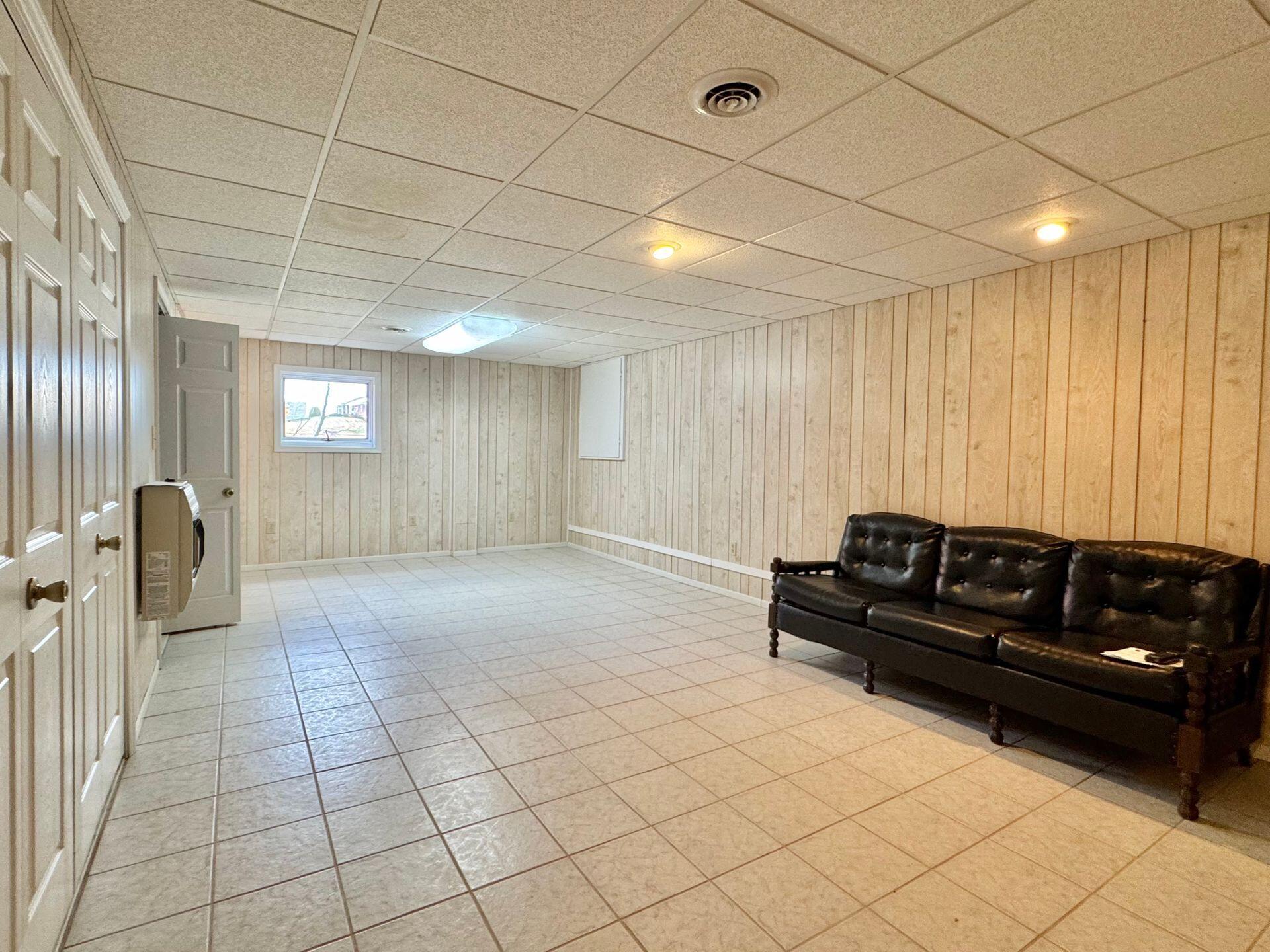 8221 Olde Tavern RD