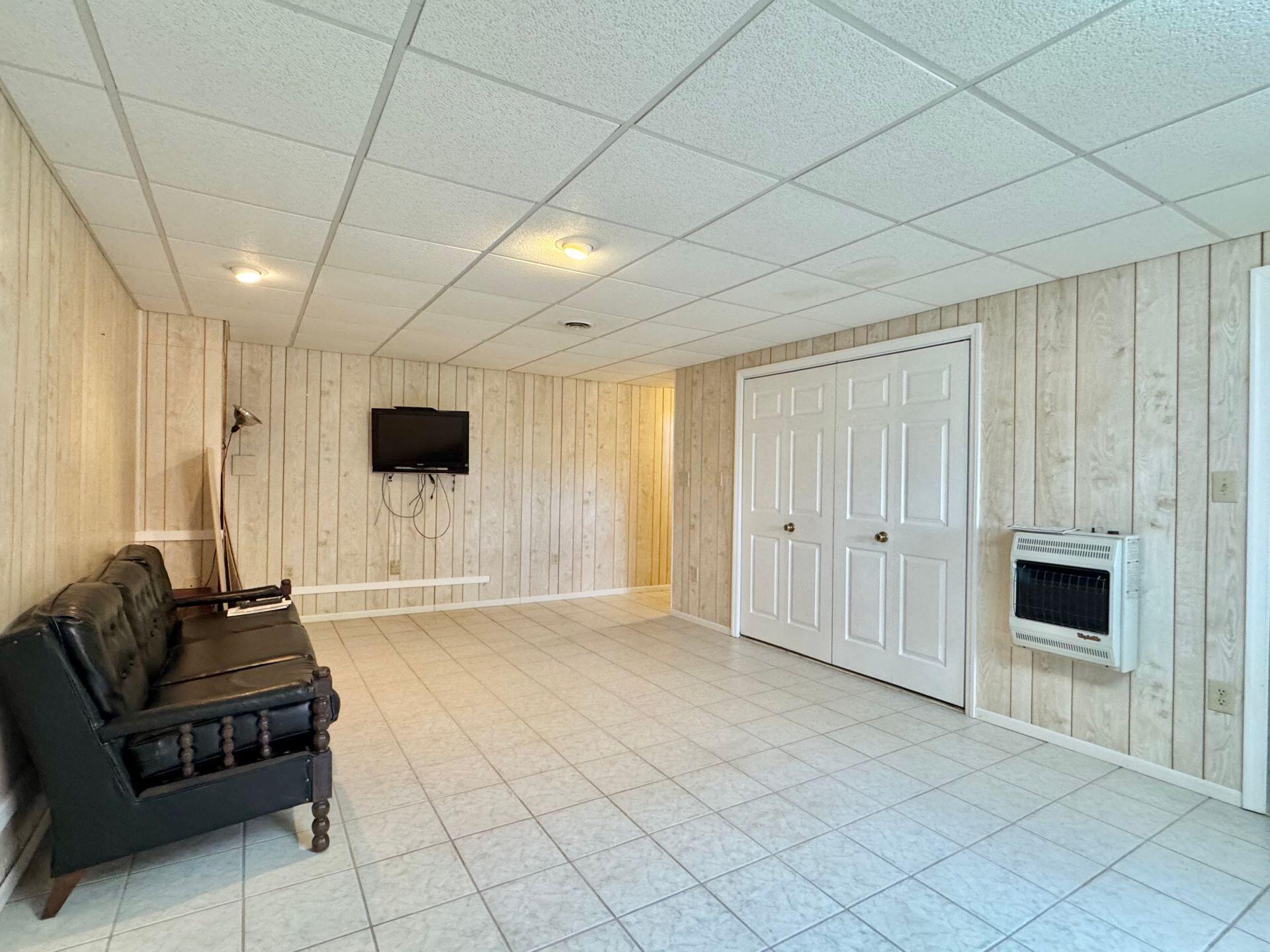 8221 Olde Tavern RD
