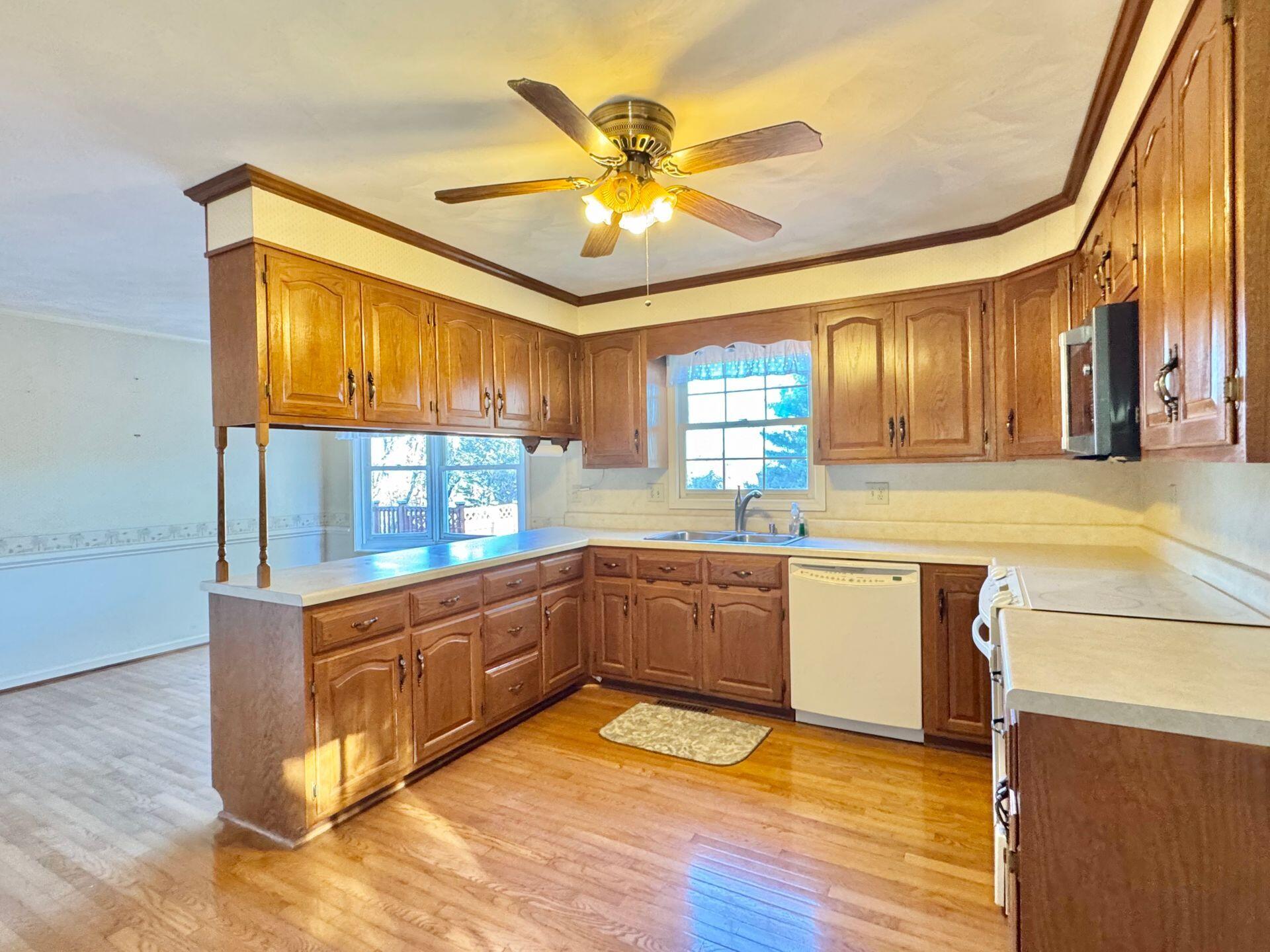 8221 Olde Tavern RD