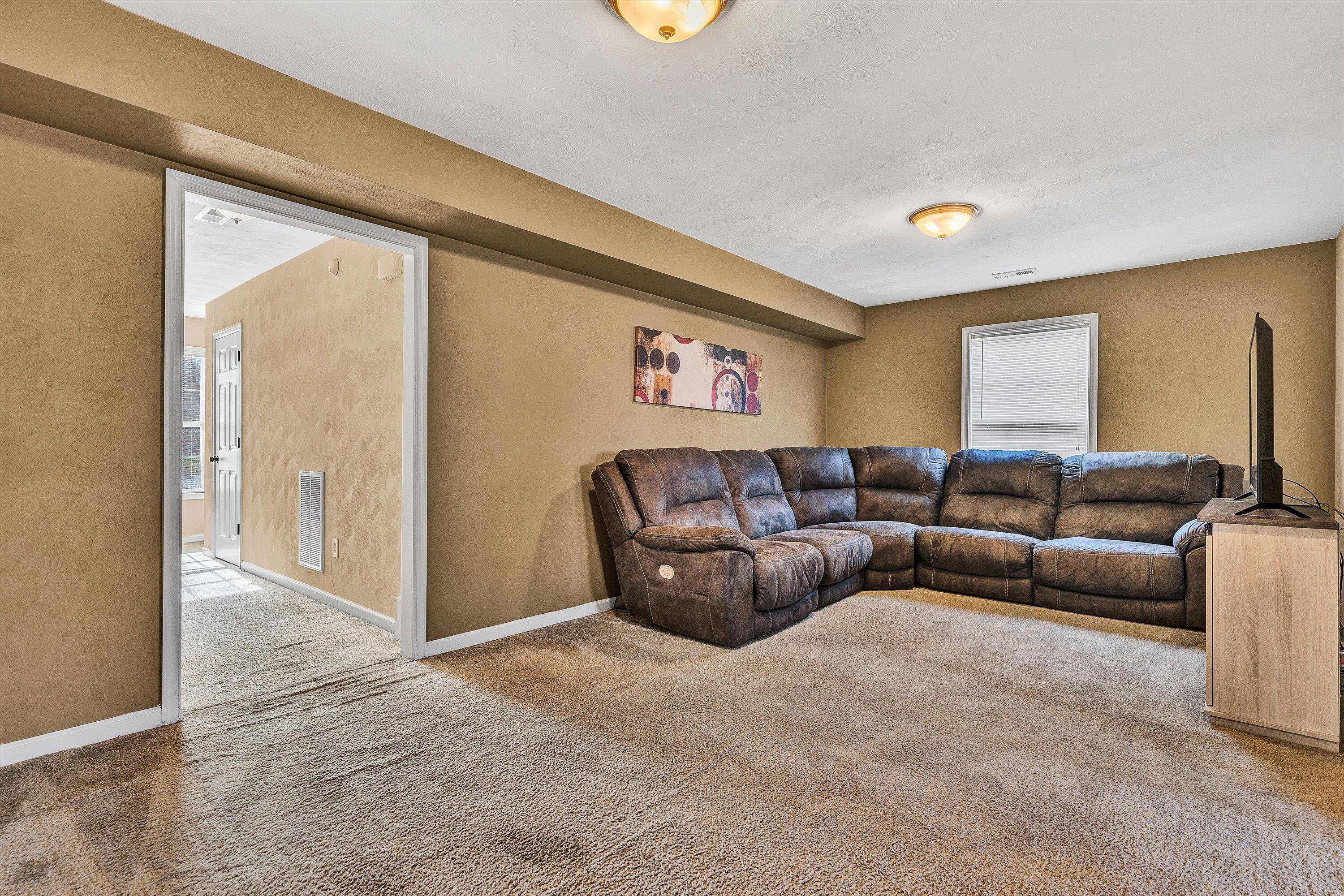 6702 Woodcreeper DR