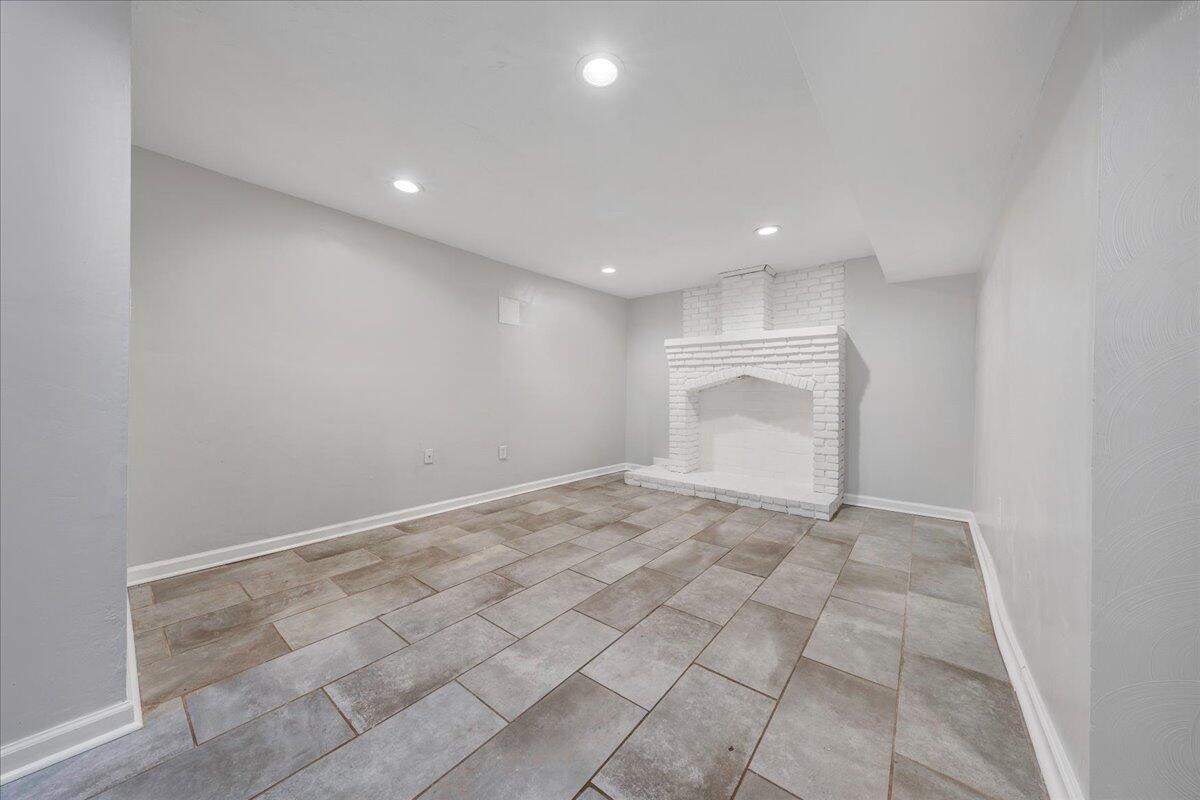 1011 Silverwood RD NW