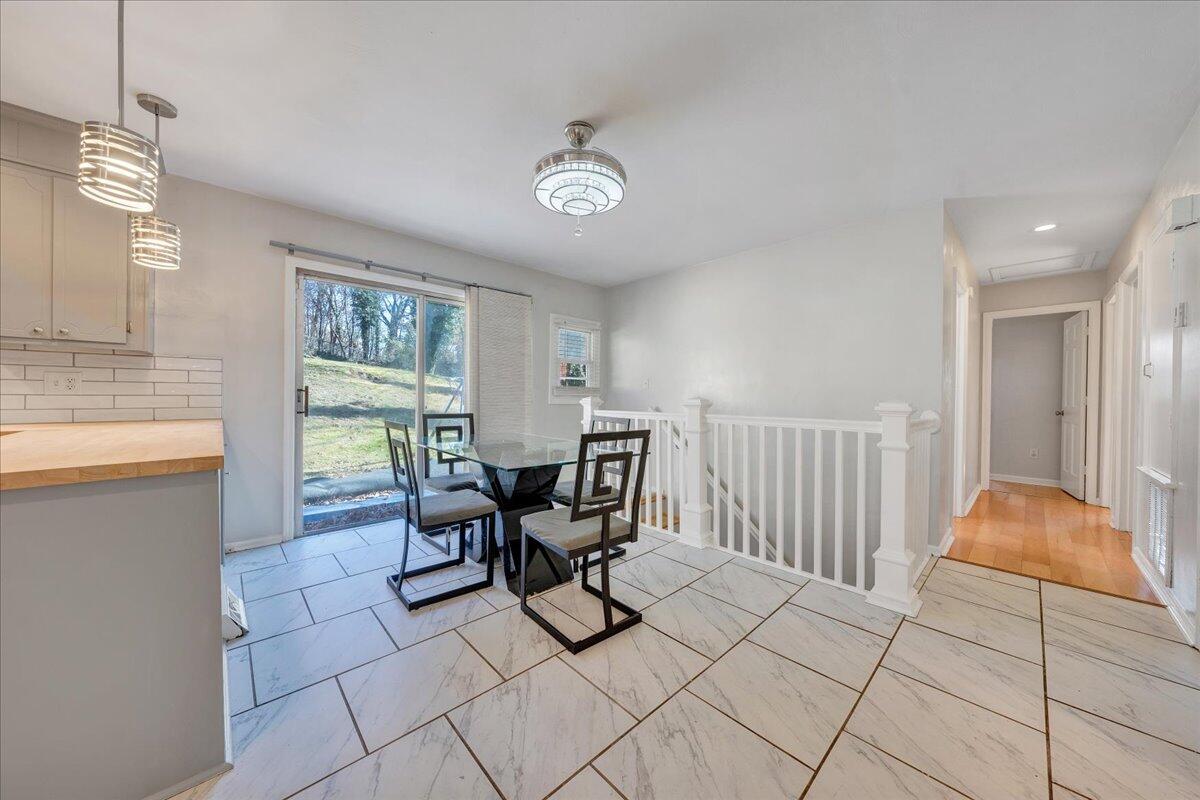 1011 Silverwood RD NW