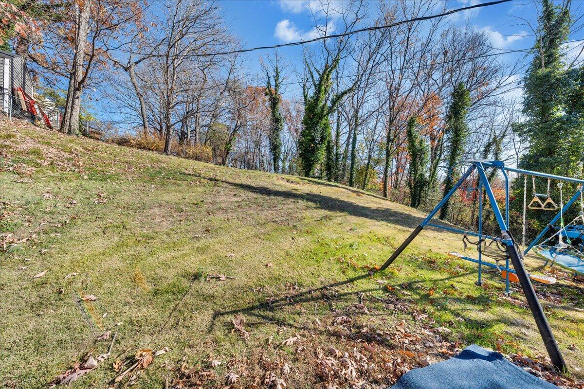 1011 Silverwood RD NW