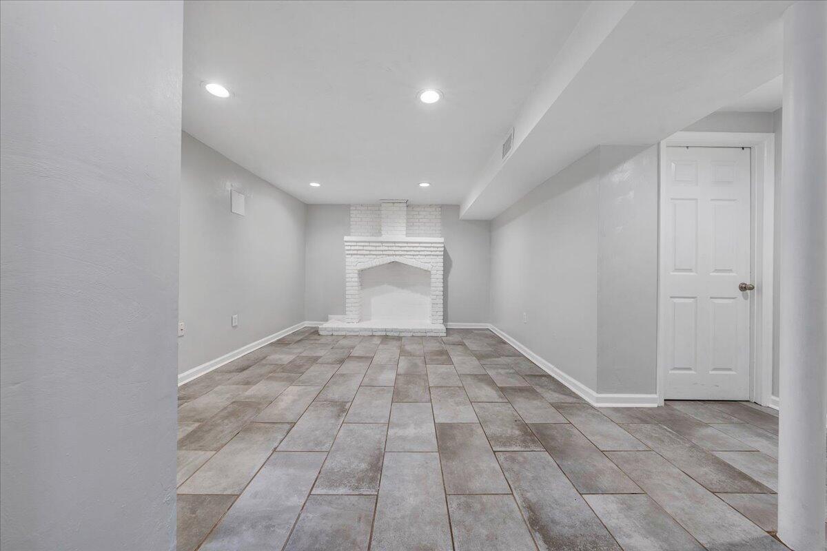 1011 Silverwood RD NW