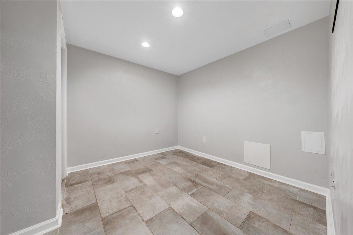 1011 Silverwood RD NW