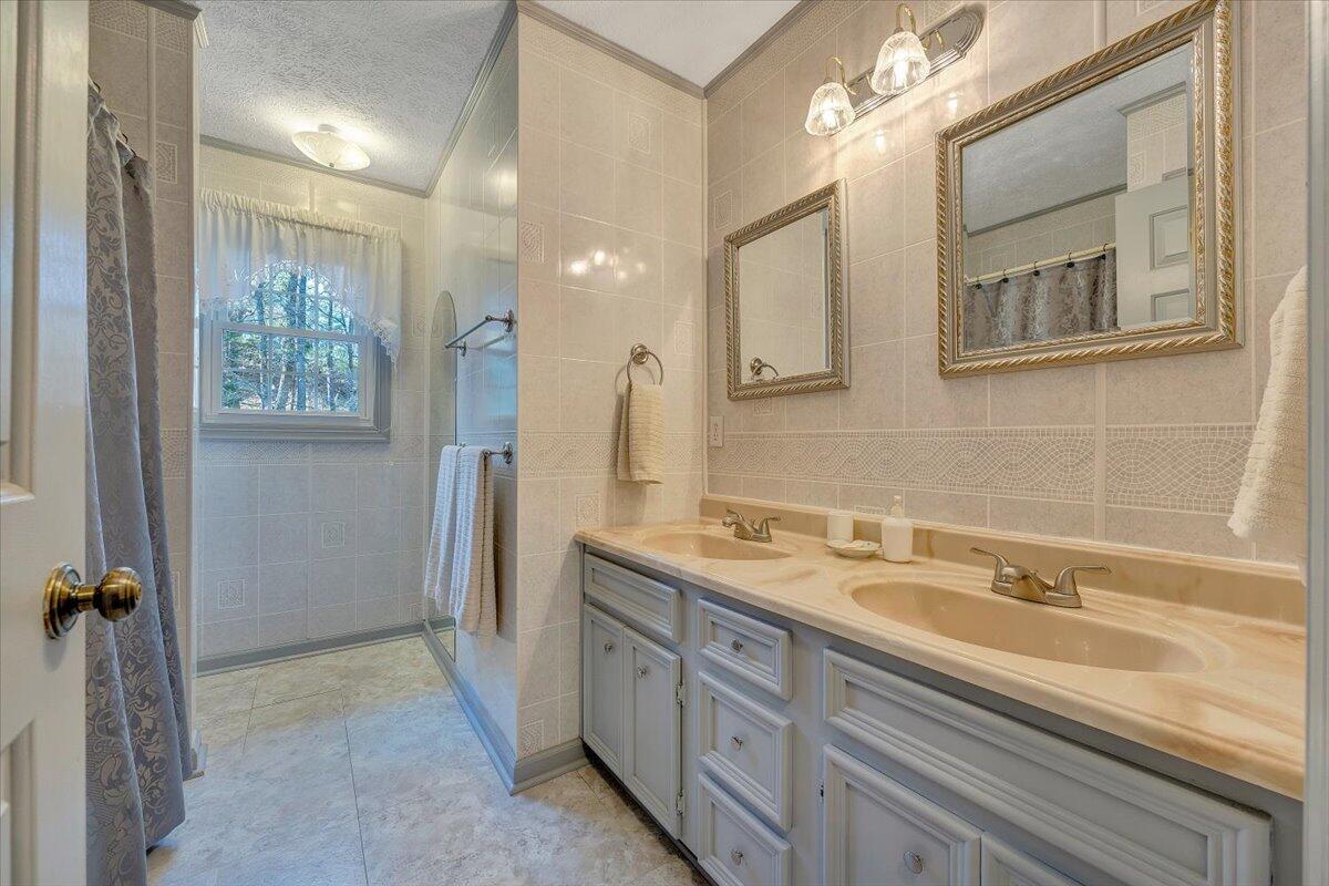 2746 Bobwhite DR