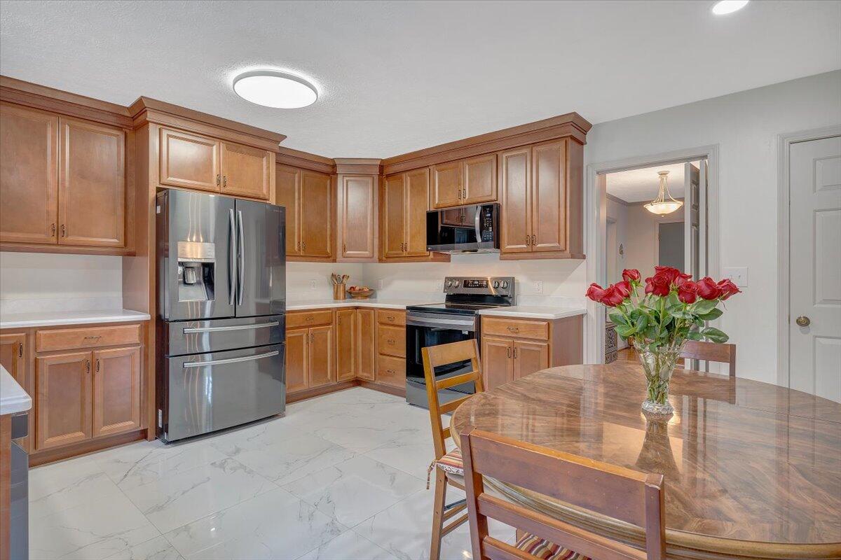2746 Bobwhite DR