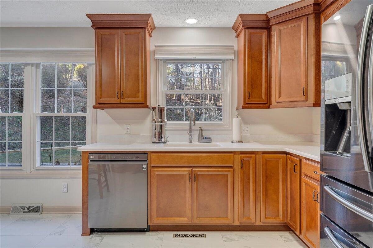 2746 Bobwhite DR