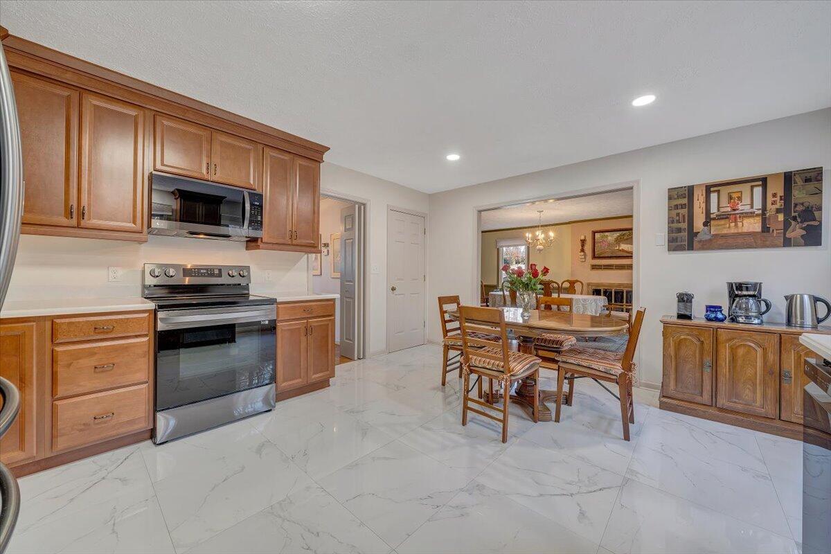 2746 Bobwhite DR