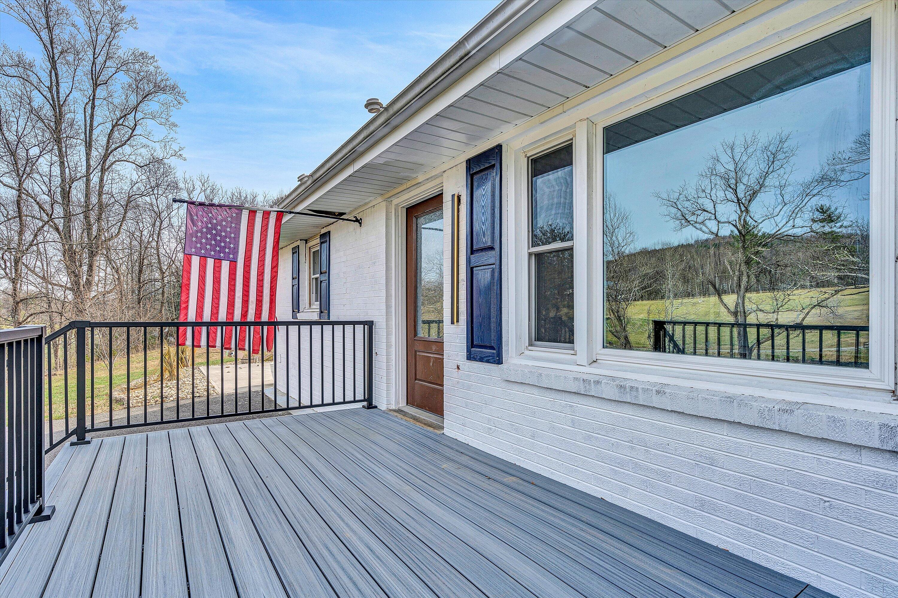 8190 Martins Creek RD