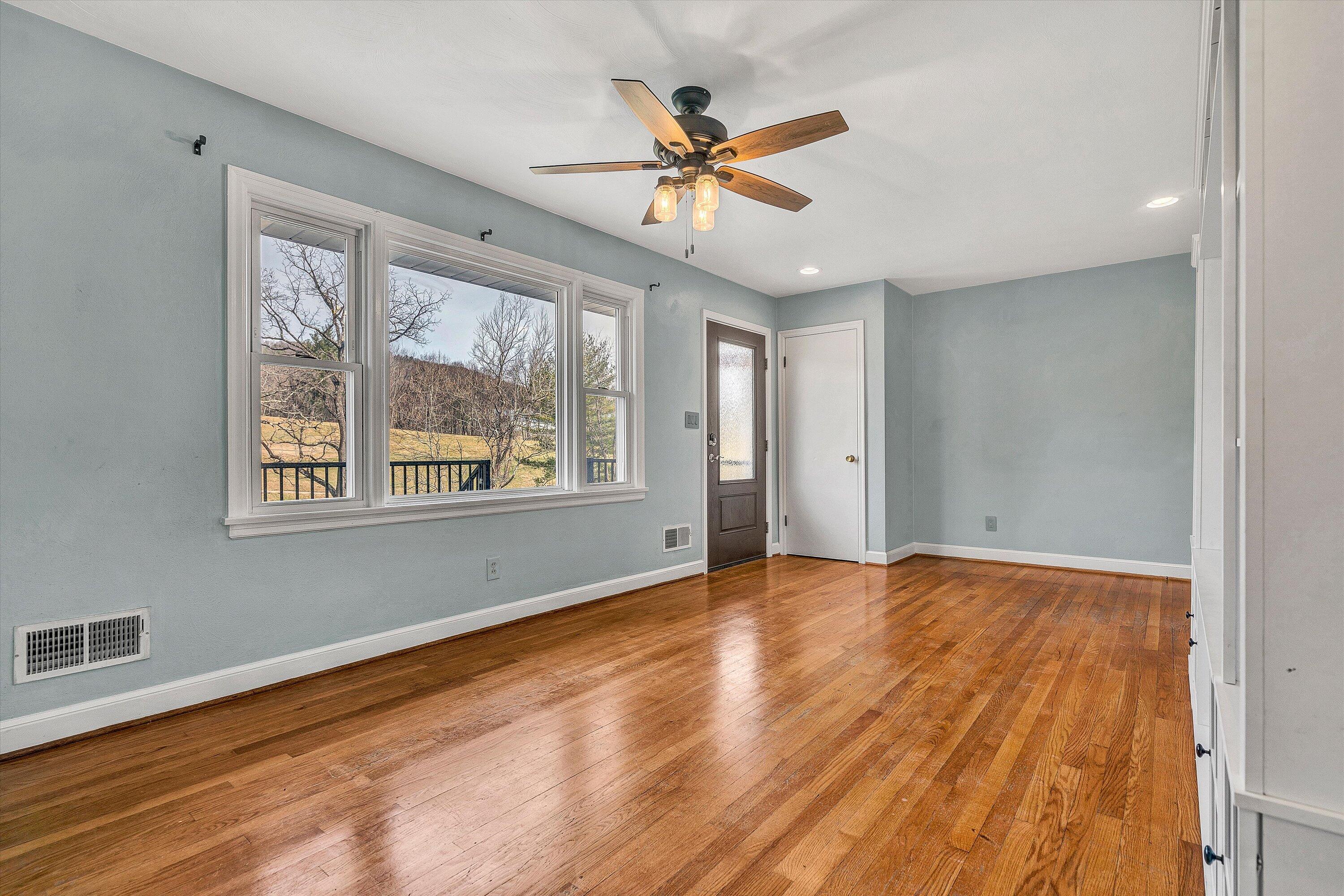 8190 Martins Creek RD