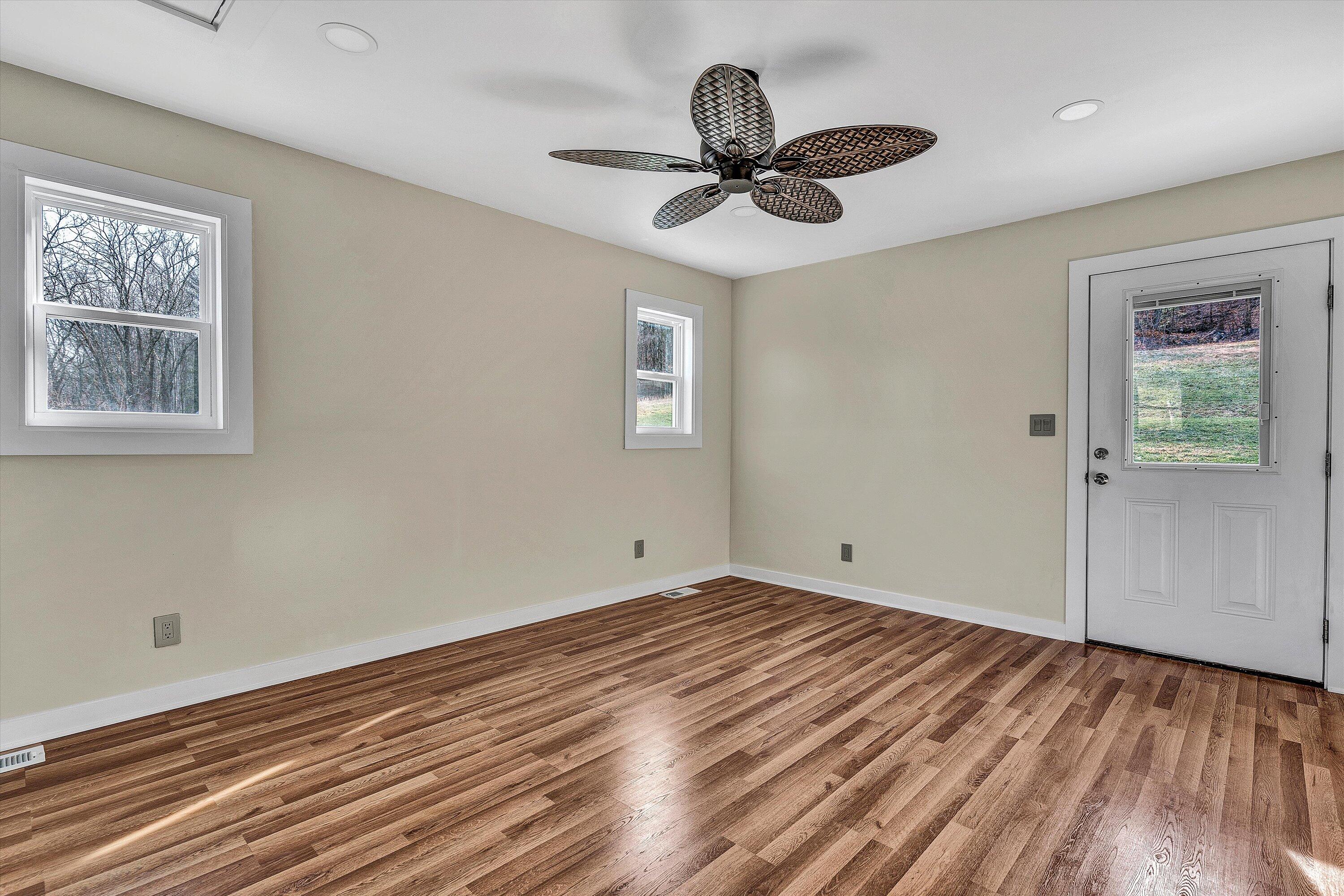 8190 Martins Creek RD