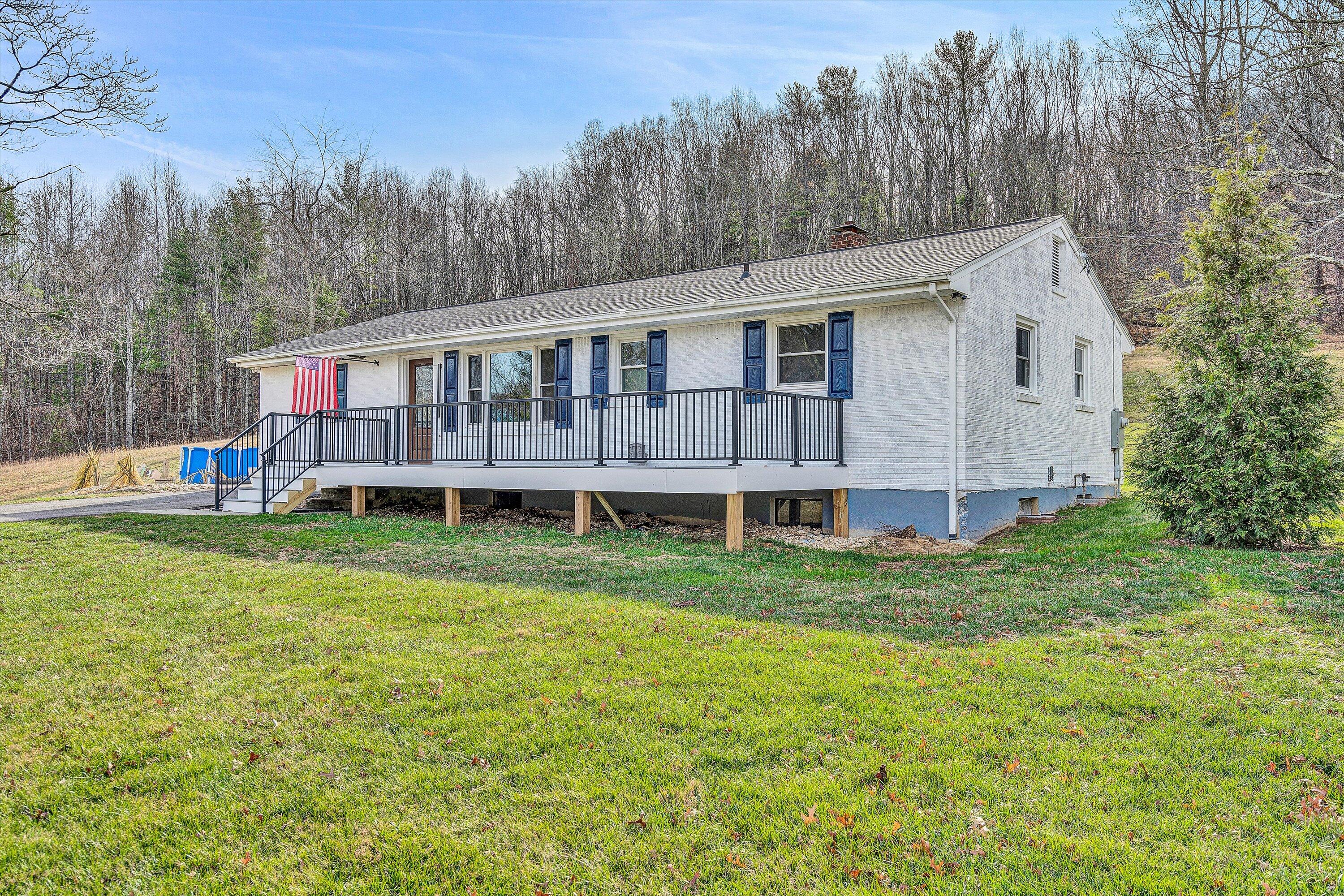 8190 Martins Creek RD