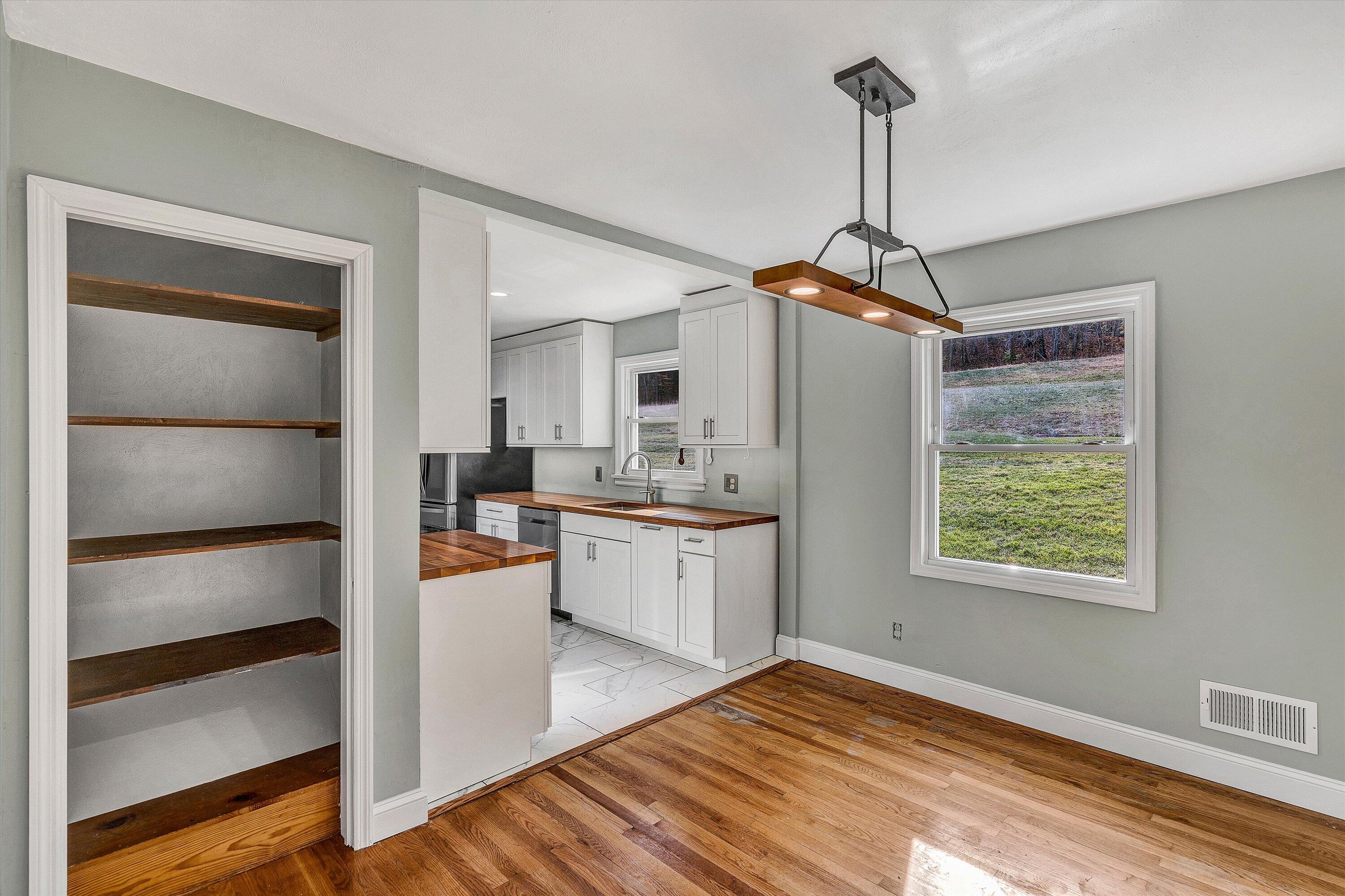 8190 Martins Creek RD