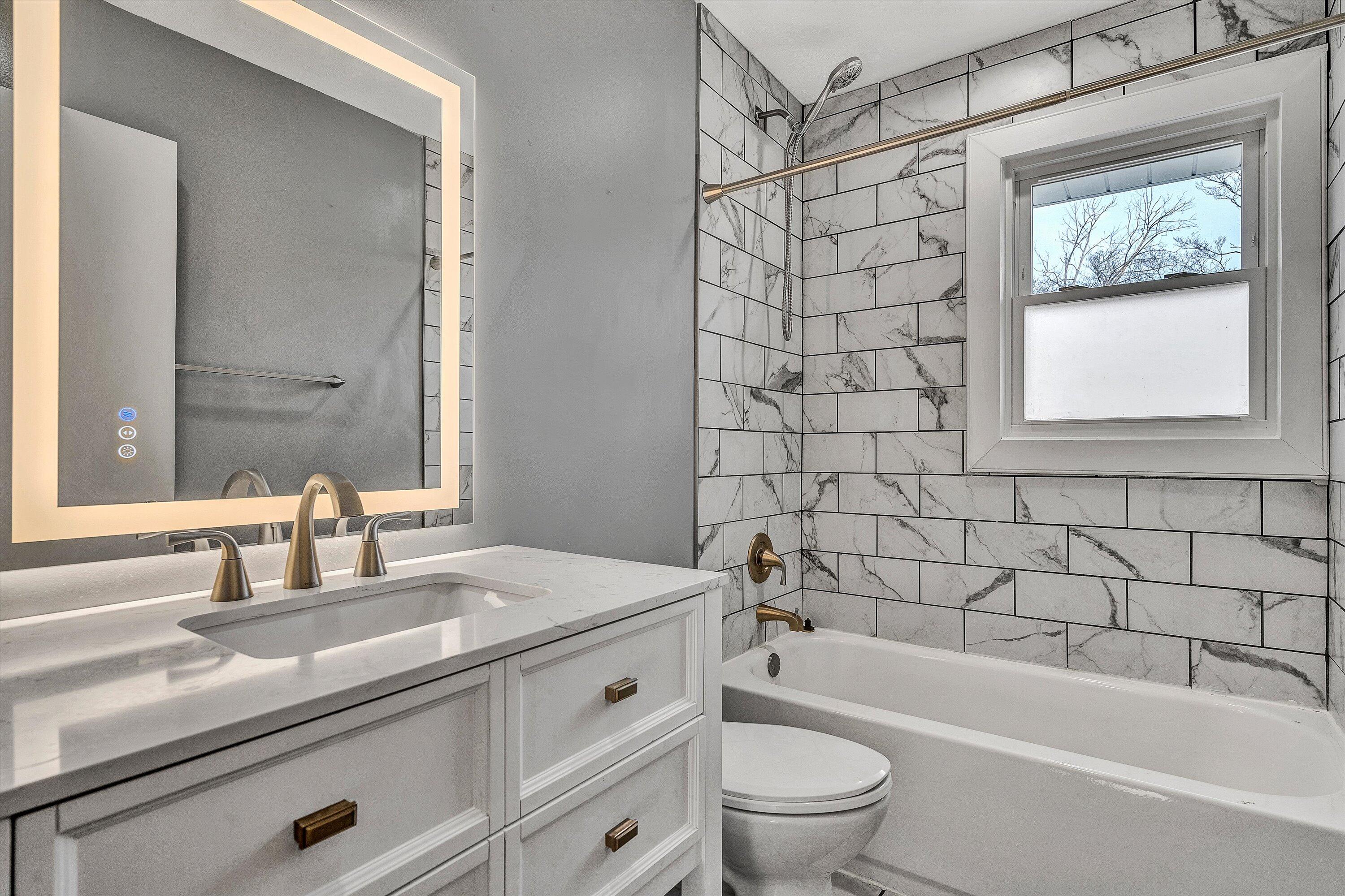 8190 Martins Creek RD