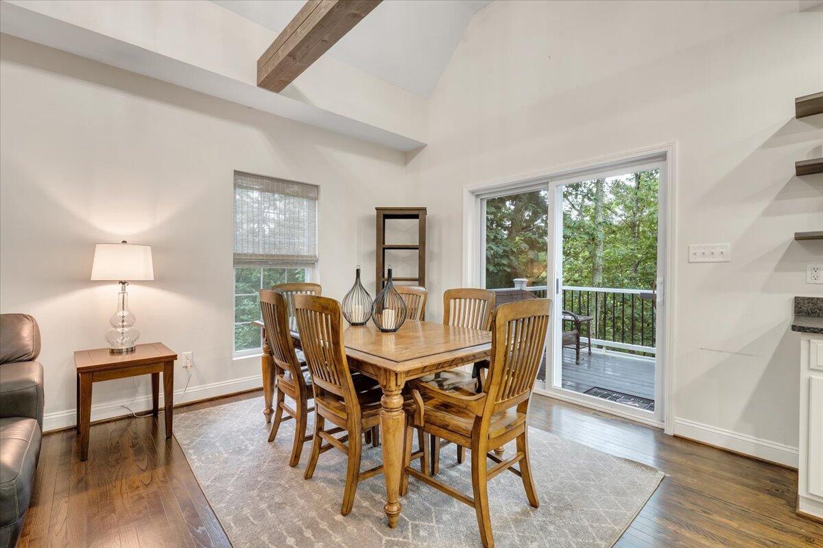 565 Brush Mountain RD