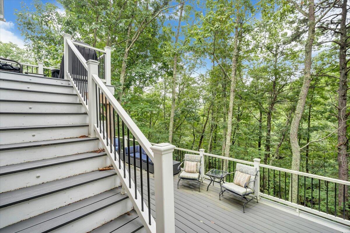 565 Brush Mountain RD