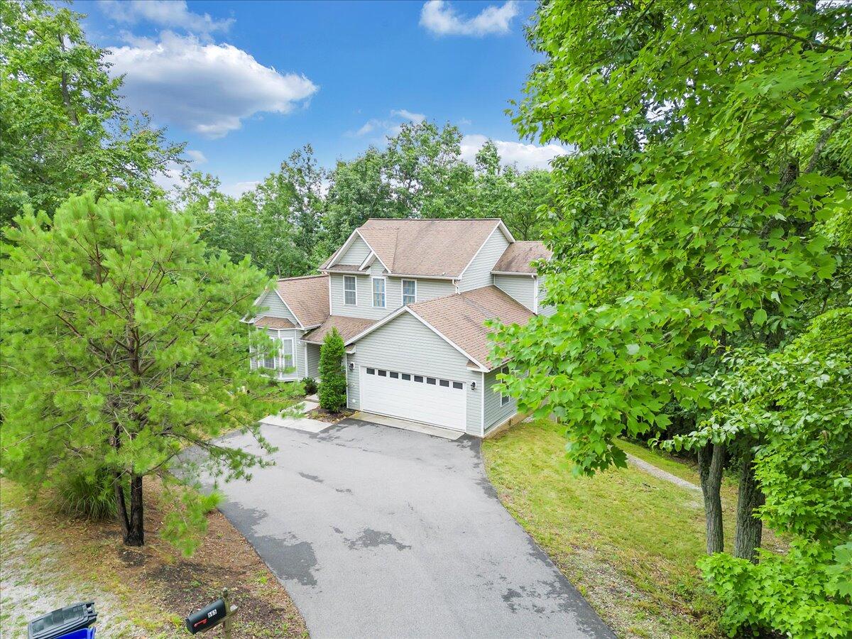 565 Brush Mountain RD