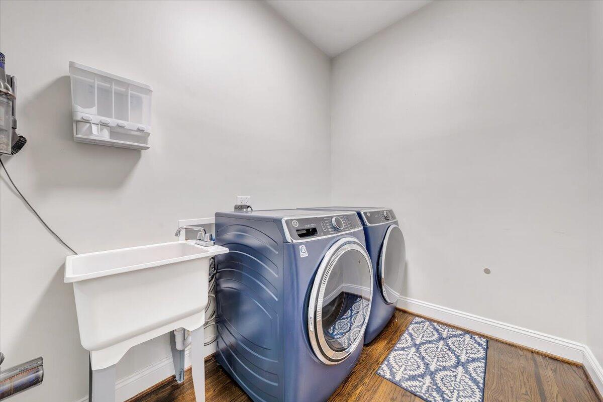 565 Brush Mountain RD