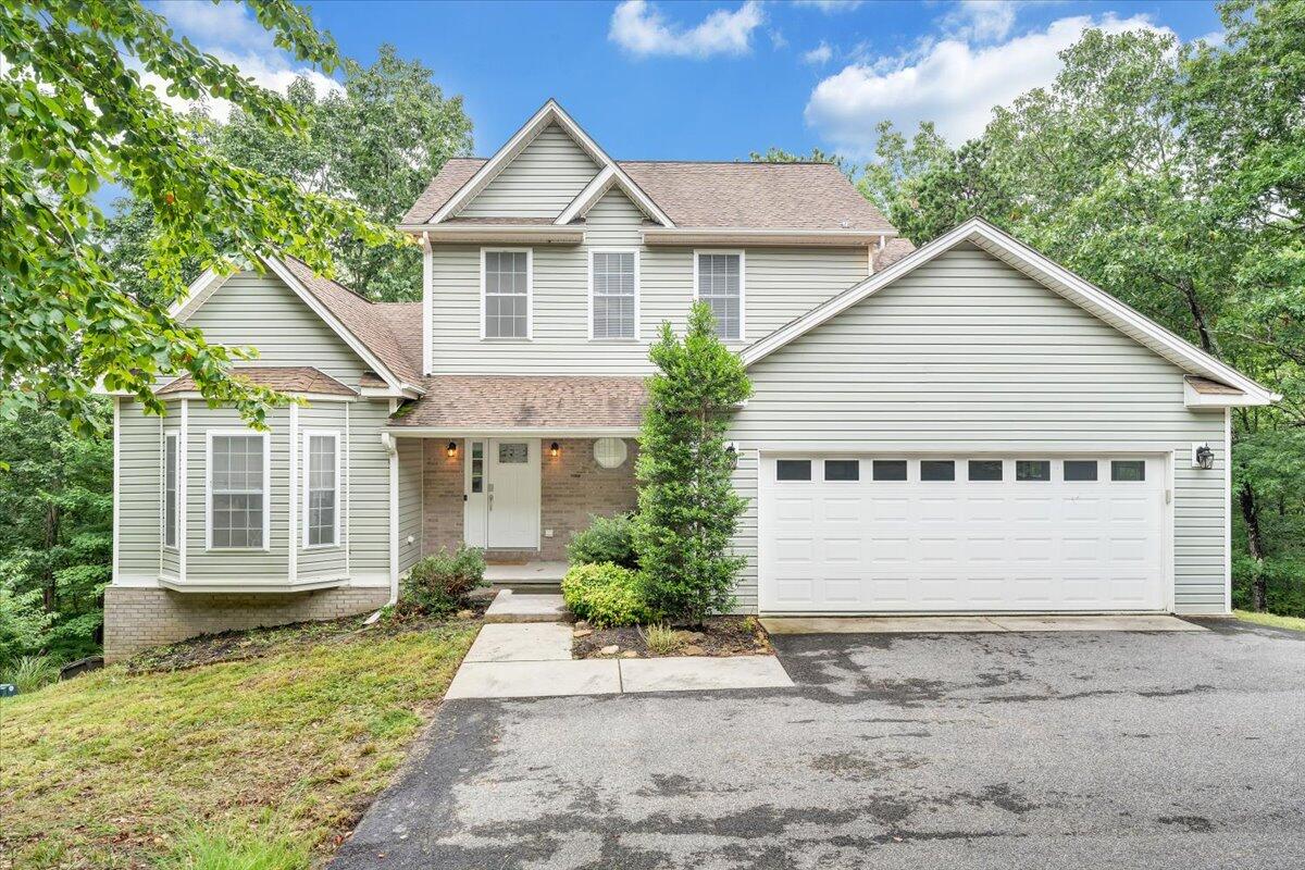 565 Brush Mountain RD