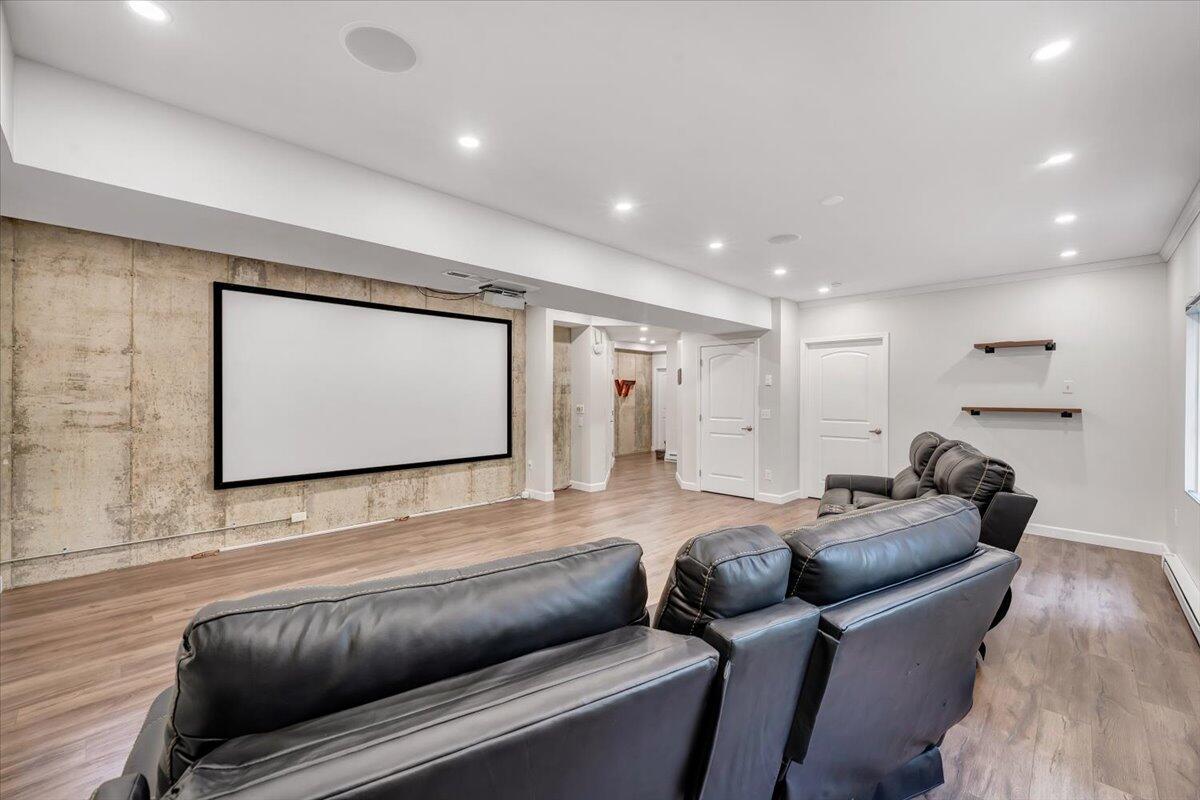 565 Brush Mountain RD