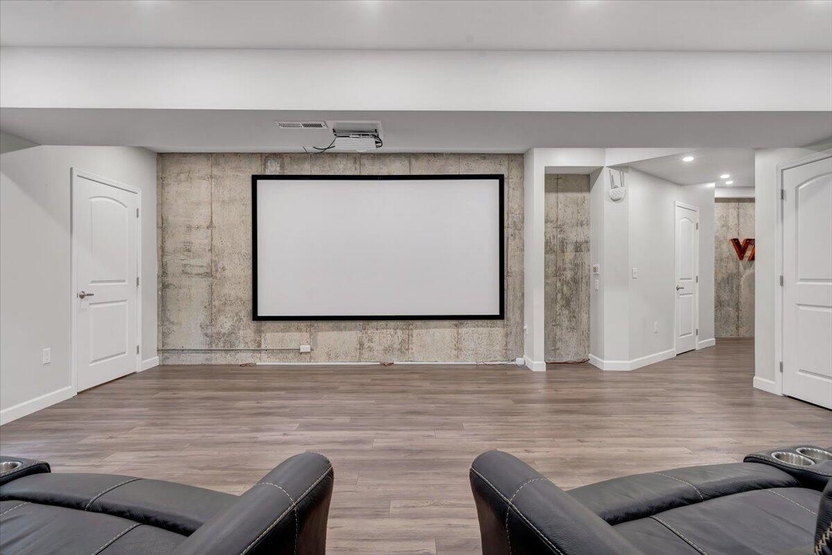 565 Brush Mountain RD