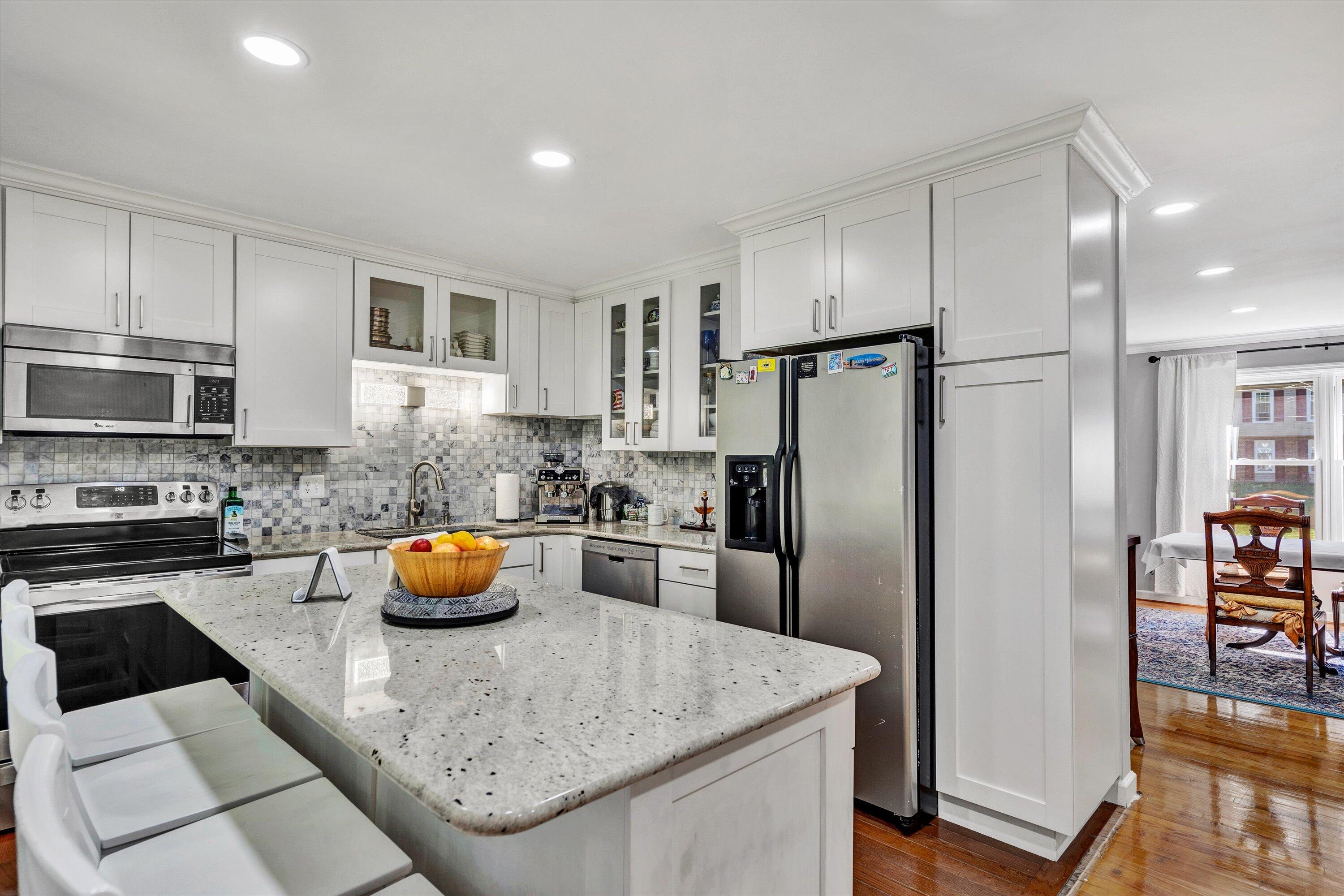 2719 WHITE PELICAN LN