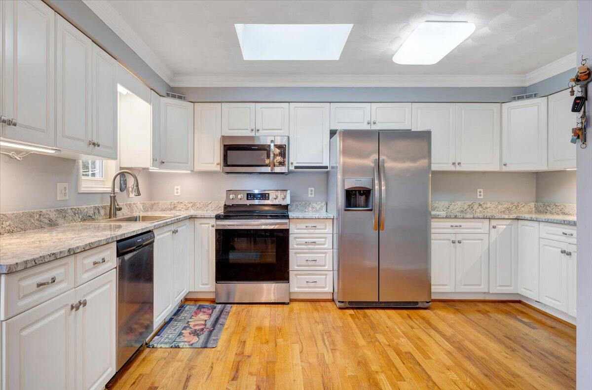 12 Crestwood DR