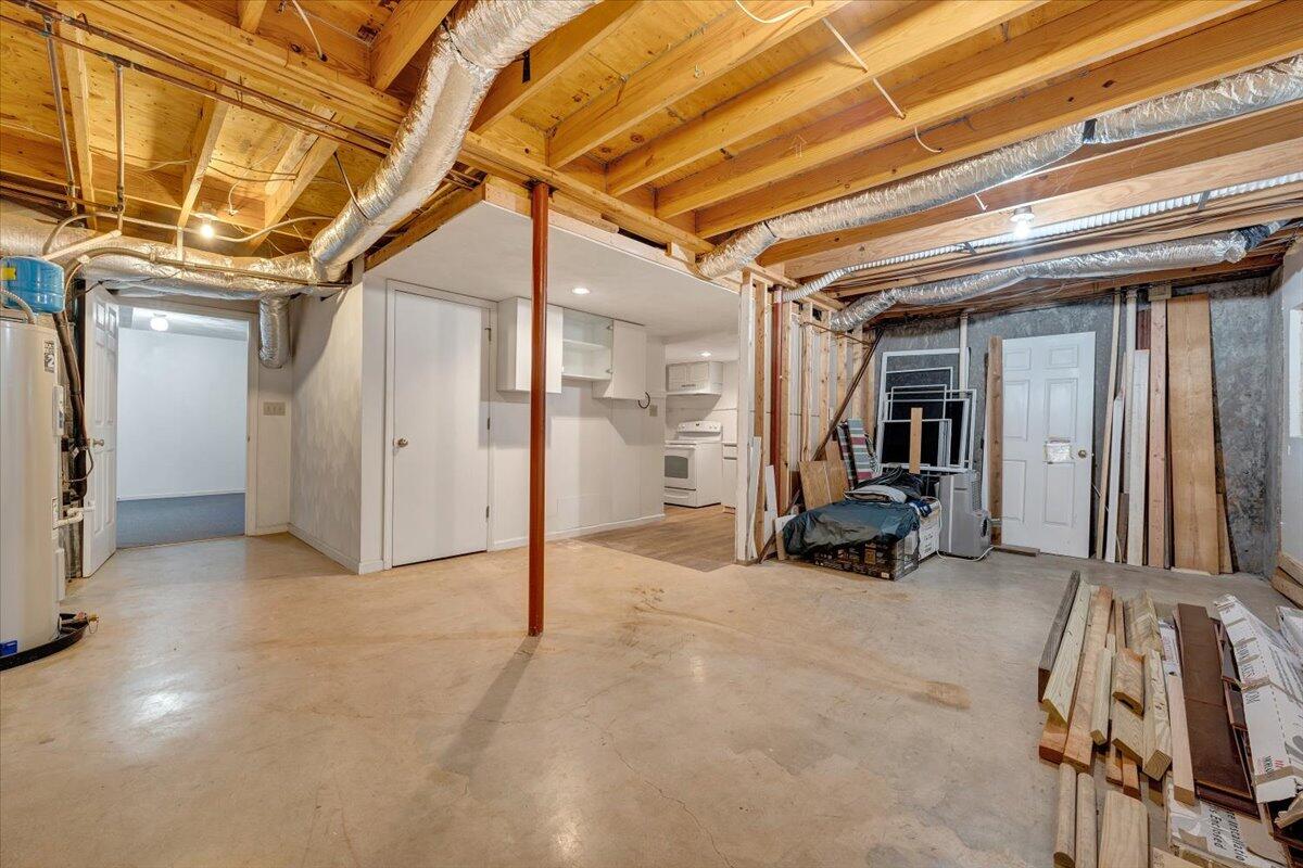 12 Crestwood DR