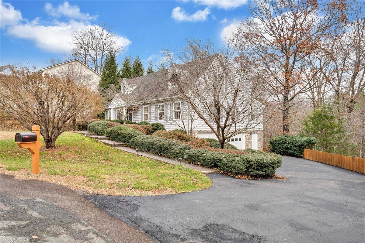 12 Crestwood DR
