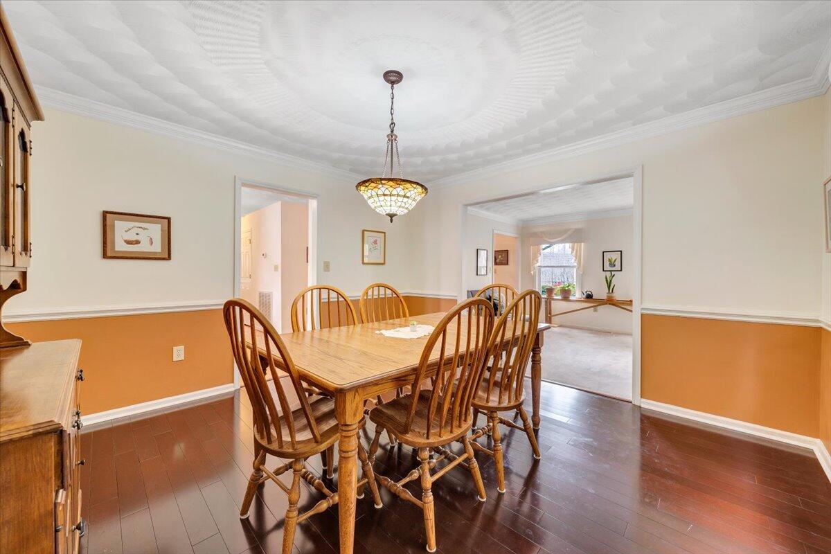 12 Crestwood DR