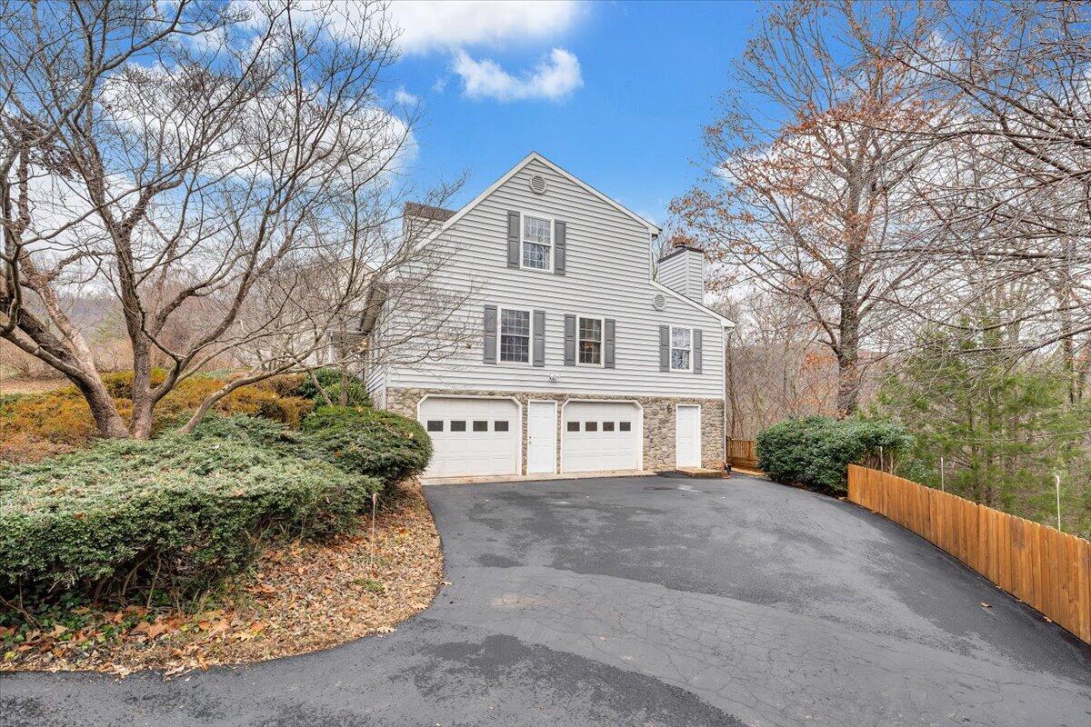 12 Crestwood DR